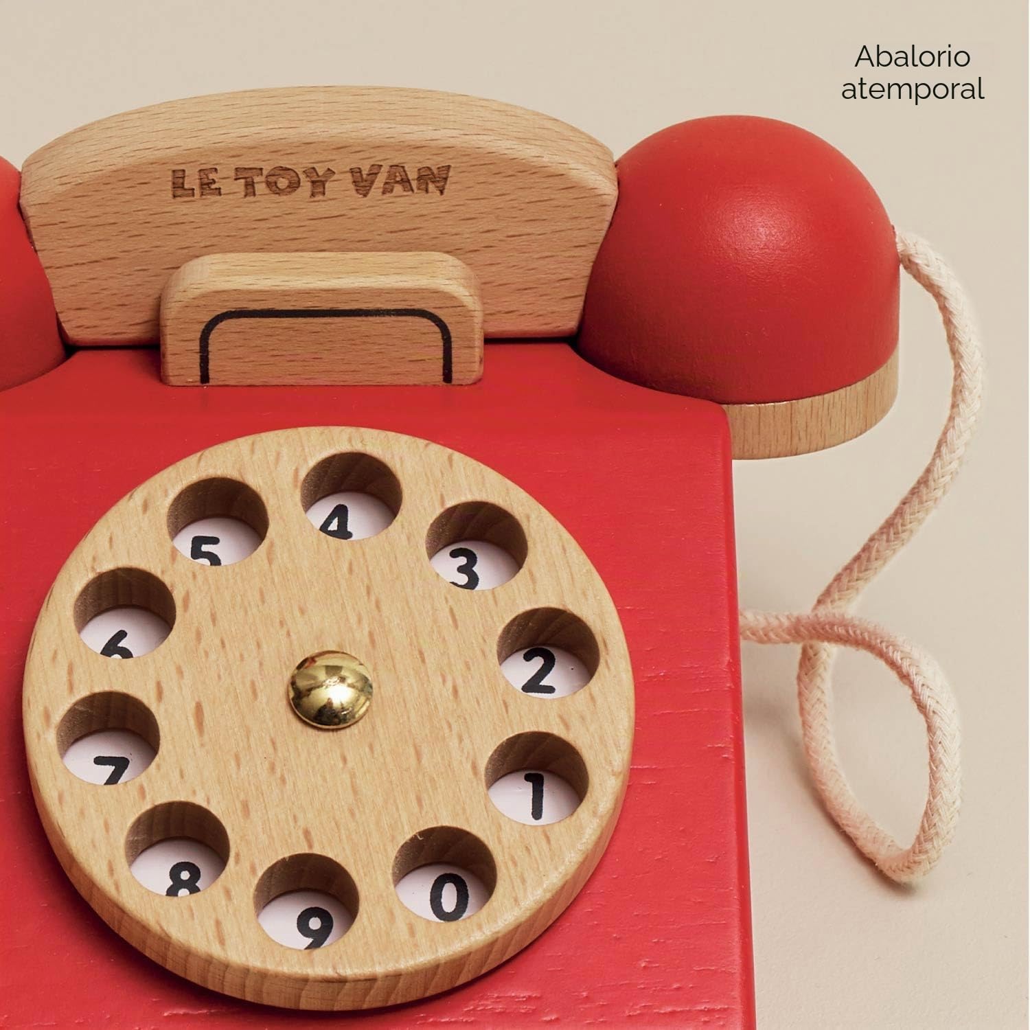 Le Toy Van - TV323 - Juego Educativo de teléfono de Juguete para niños de 3 años, teléfono de Disco Antiguo en Madera Natural certificada FSC y Colores a Base de Agua, Timbre Incluido
