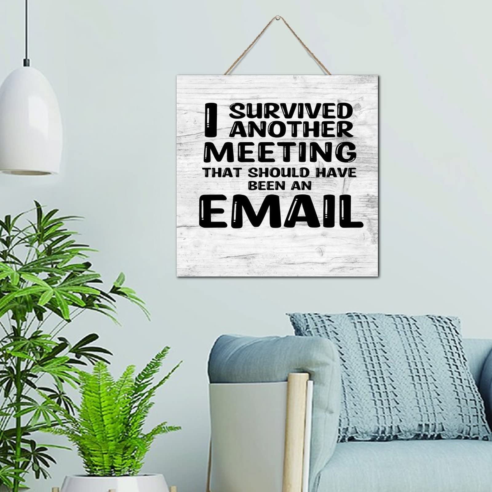 Plaque en bois I Survived pour rire des réunions inutiles dans votre salon