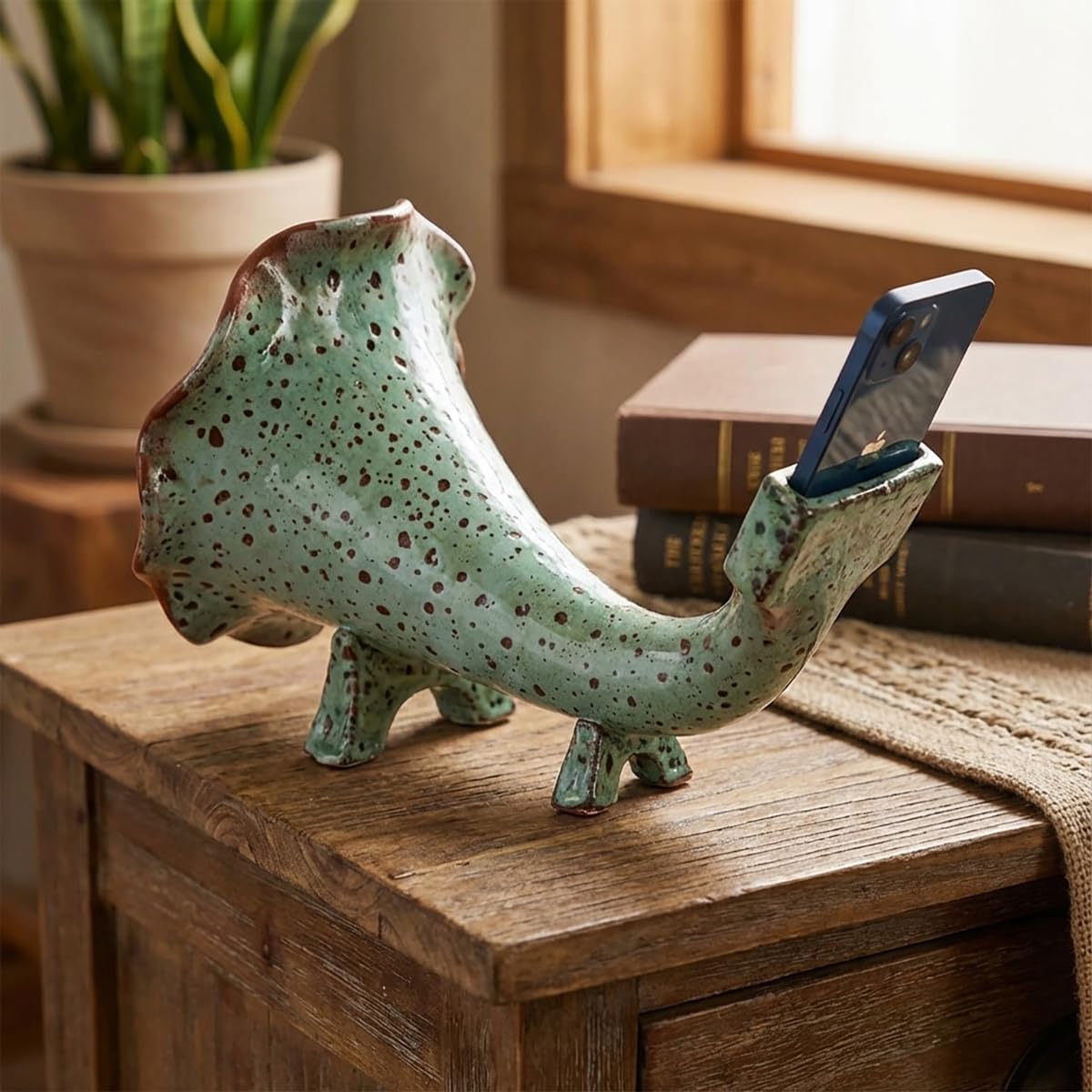 Handmade Ceramic Phone Amplifier – Natural Acoustic Horn-Shaped Speaker Stand, Decorative Home Décor, Unique Gift for Music Lovers, Green Speckled Color
