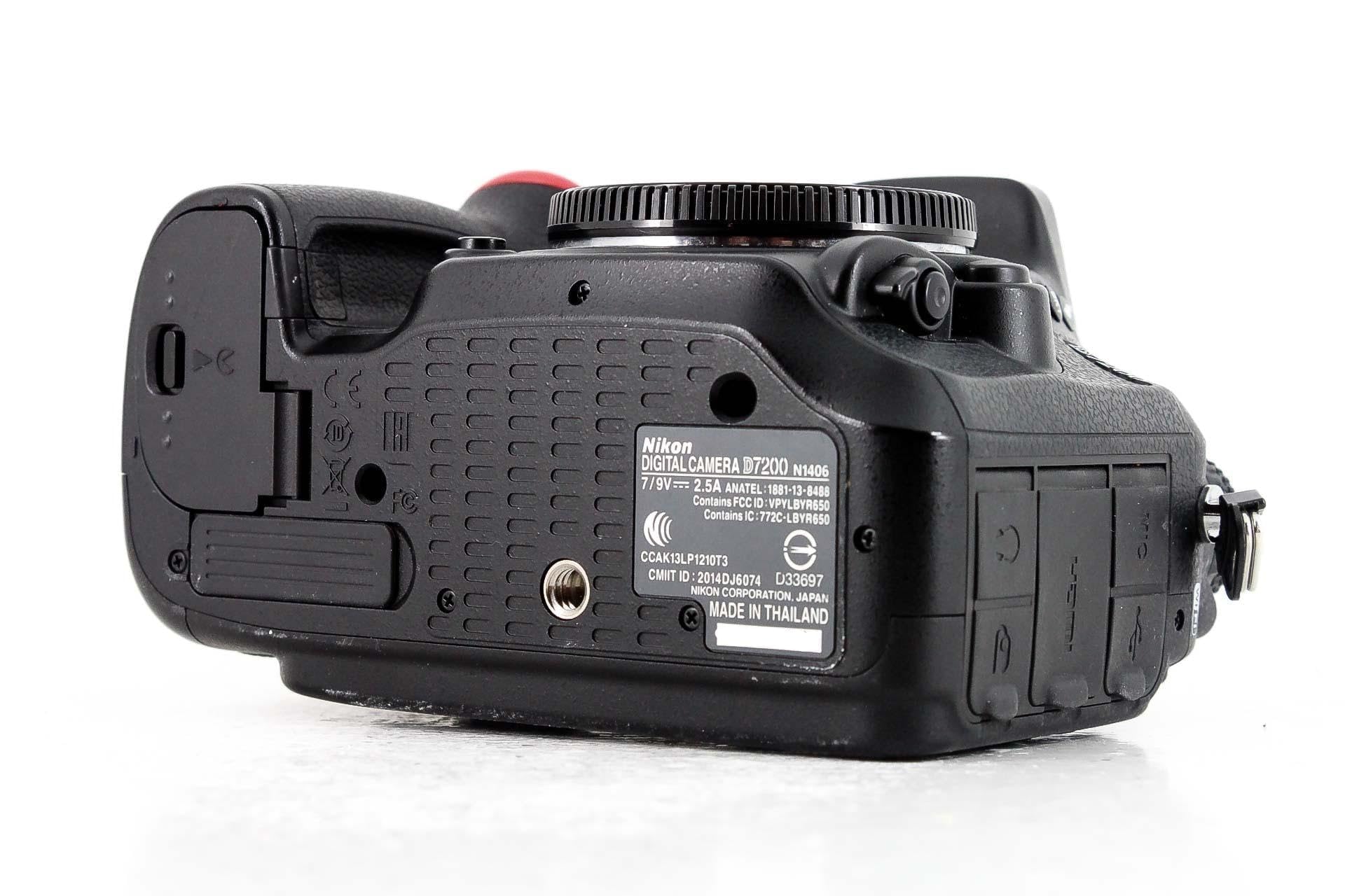 Amazon | Nikon デジタル一眼レフカメラ D7200 | デジタル一眼レフ 通販