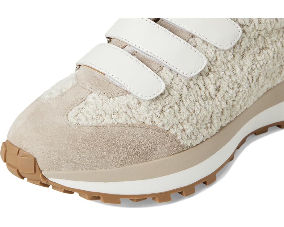 Vaneli Qendra - Right View