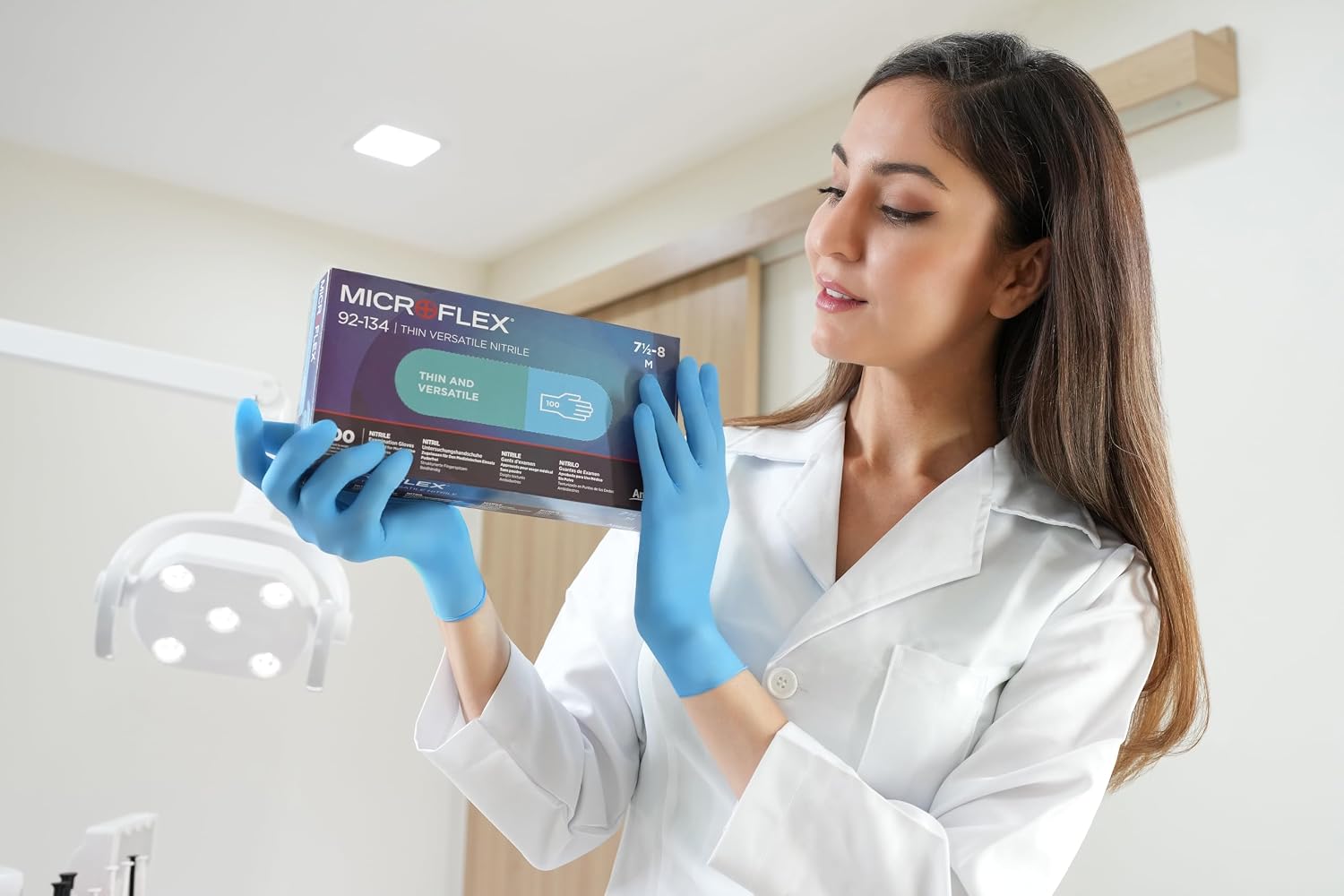 Microflex 92-134 Disposable Powder-Free Nitrile Gloves for Cleaning w/Textured Fingertips