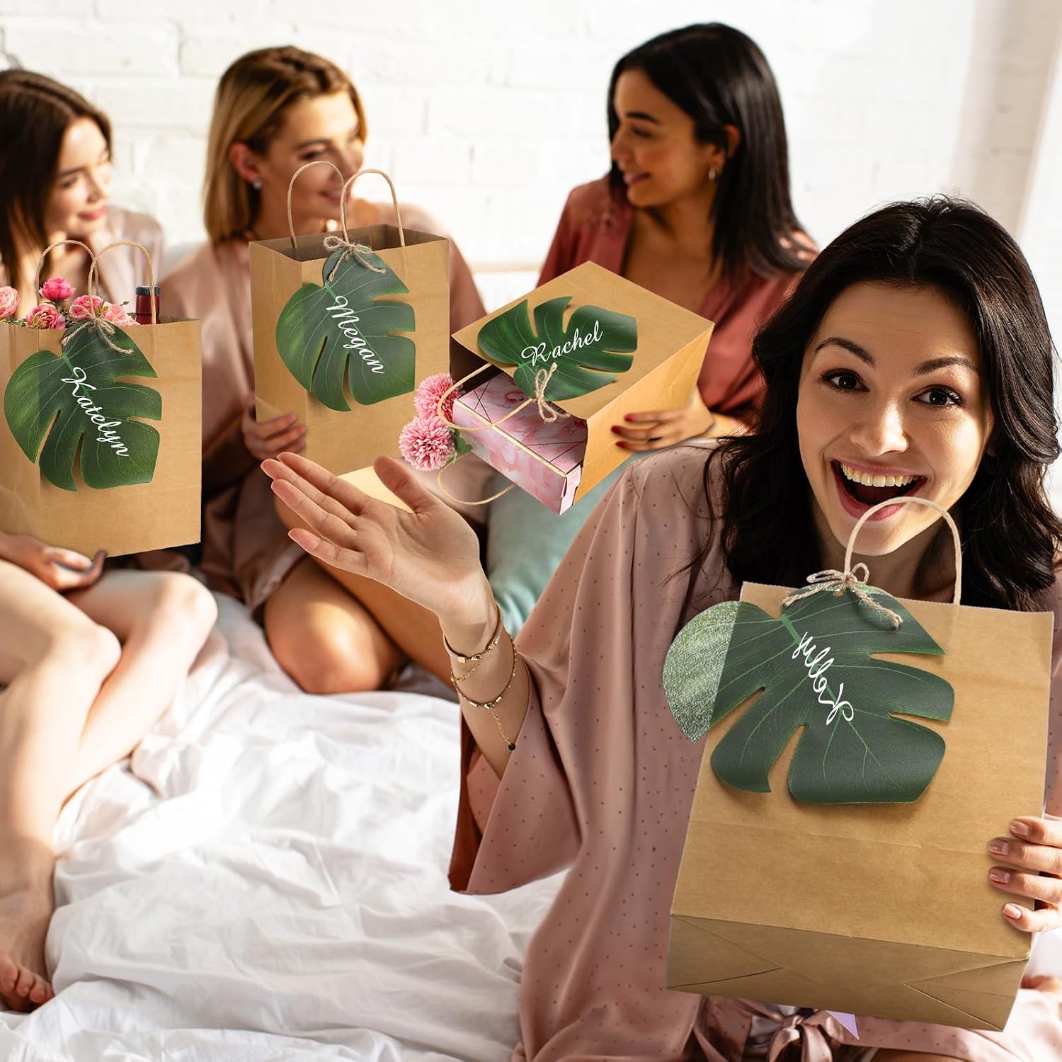 36 Set Hawaiian Aloha Gift Bags Bulk Tropical Luau Bachelorette Goodie Bags with Palm Leaves Monstera Kraft Paper Bridesmaids Beach Party Favors for Summer Hawaiian Wedding