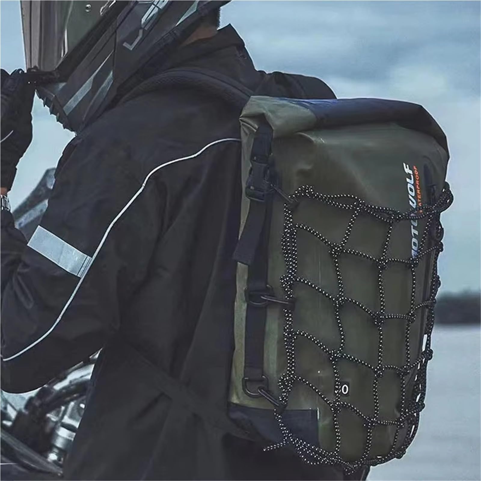 Moto Coda Borsa Borsa da Sella per Moto Zaino da Moto Leggero Sportivo da Basket Impermeabile per Ciclismo Selvaggio con Catarifrangenti E Rete per Il Posizionamento del Casco(Black B)
