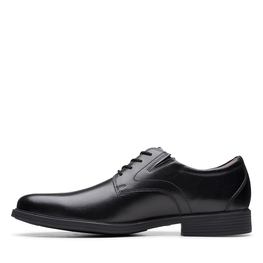 【未使用に近い】Clarks 本革 軽量 オックスフォード〈参考21,137円〉 楽天市場】クラークス メンズ ビジネスシューズ