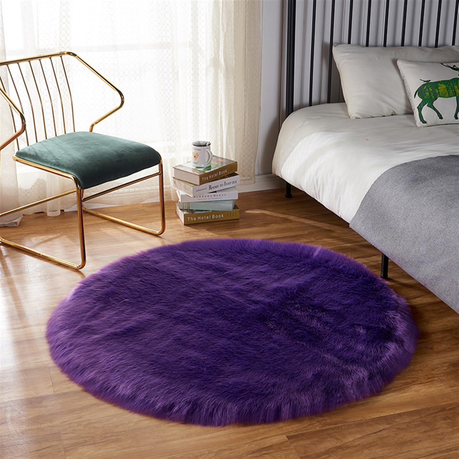 Grand tapis pelucheux moderne pourpre pour sublimer votre chambre