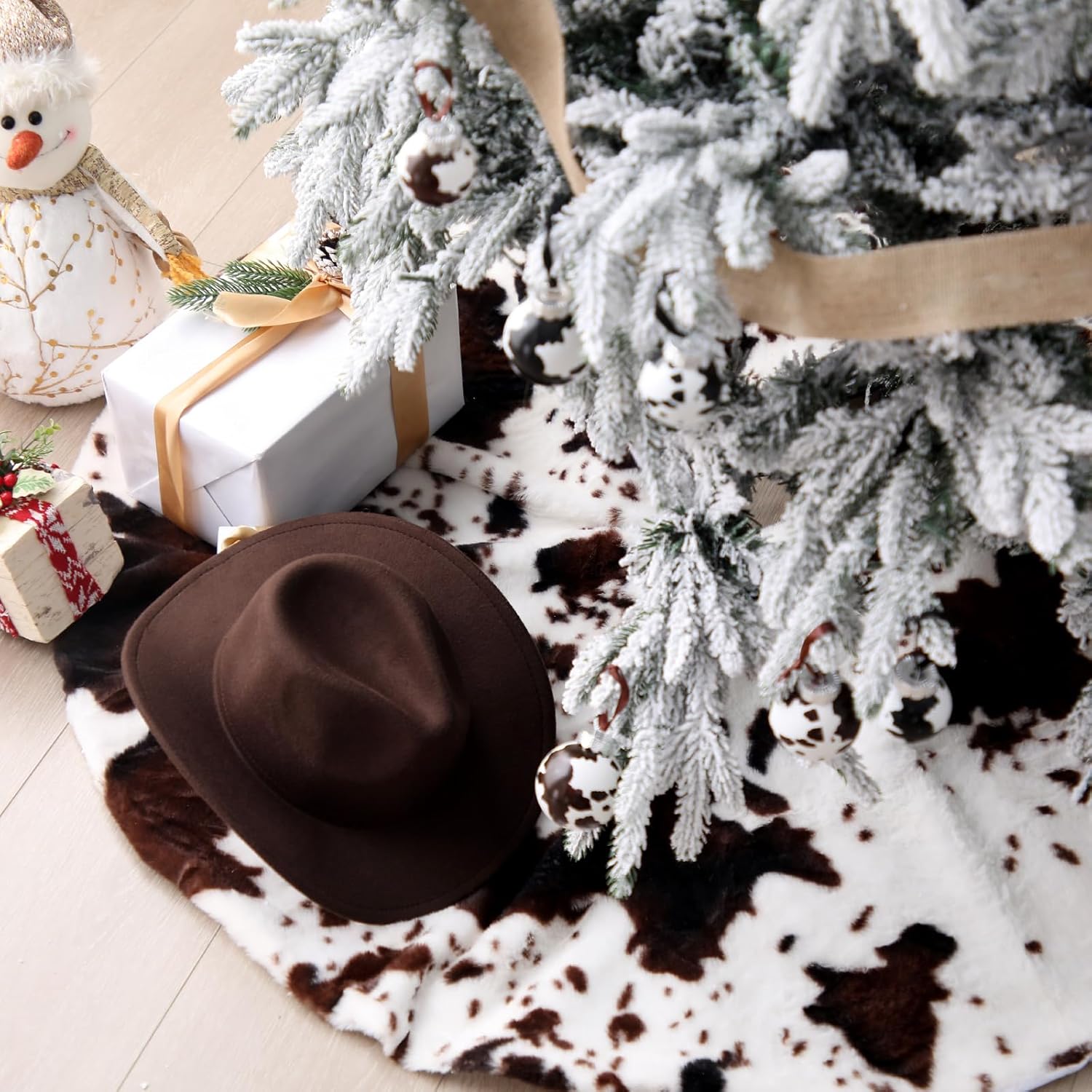 Sosation 29 Pcs Western Cowboy Christmas Tree Decor Set, Including 24 Pcs Cowhide Printed Christmas Balls, 1 Rustic Cowboy Hat, 1 Country Xmas Tree Skirt, 3 Vintage Ribbon Rolls for Farmhouse Party
