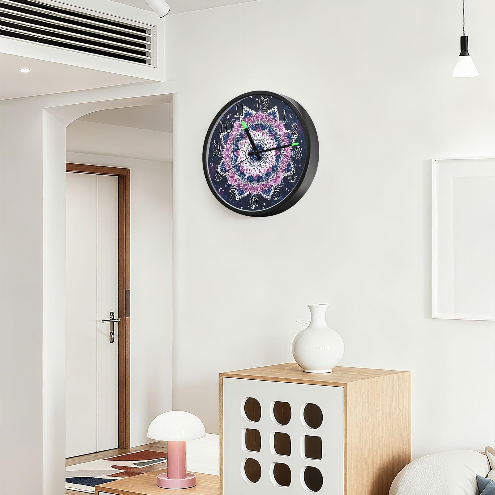 Mnsruu Reloj de pared luminoso con diseño de mandala, luna oscura, reloj de pared que brilla en la oscuridad, funciona con pilas, silencioso, sin tictac, luz nocturna para dormitorio