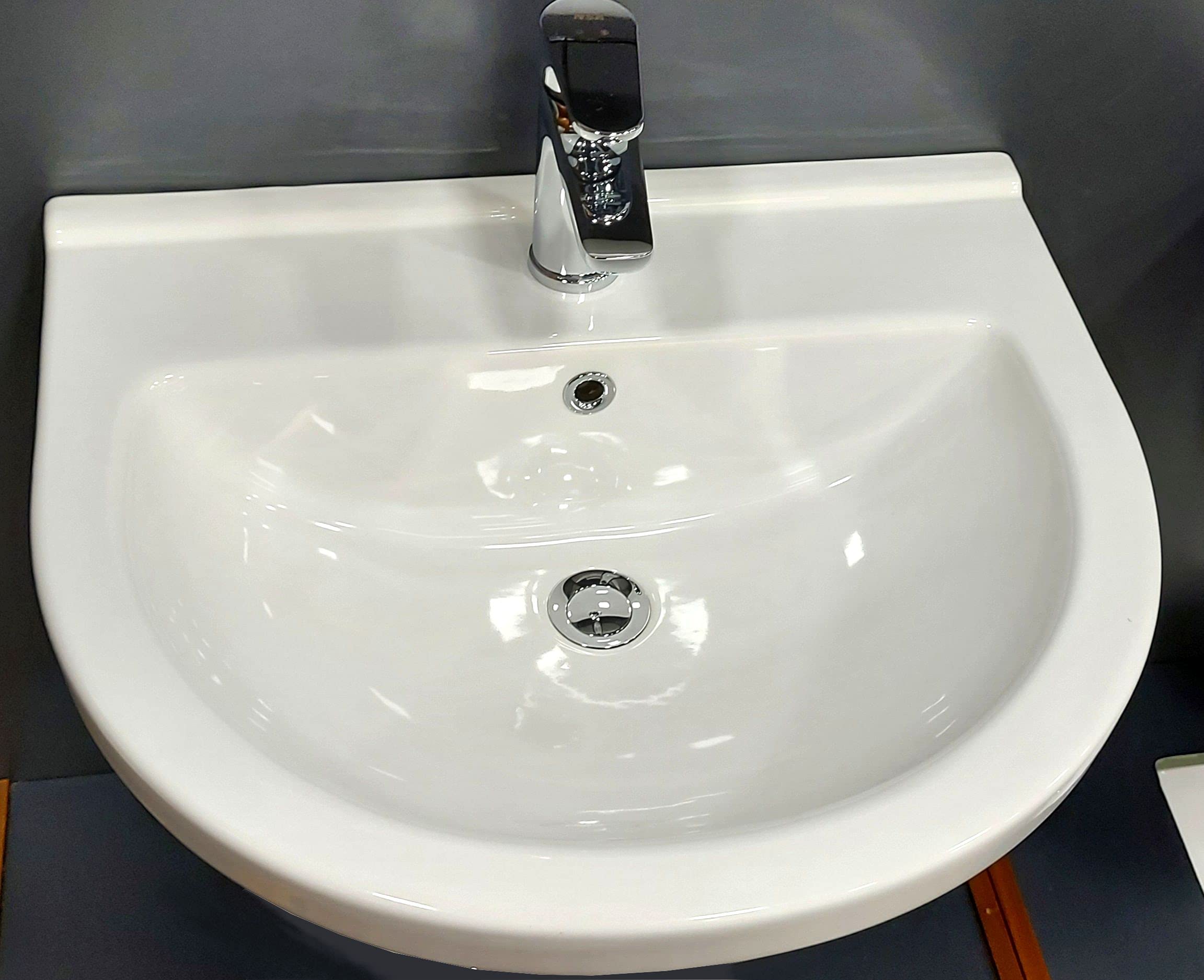 SeramiksanTerra : 60cm size wall mounted wash basin white A012001