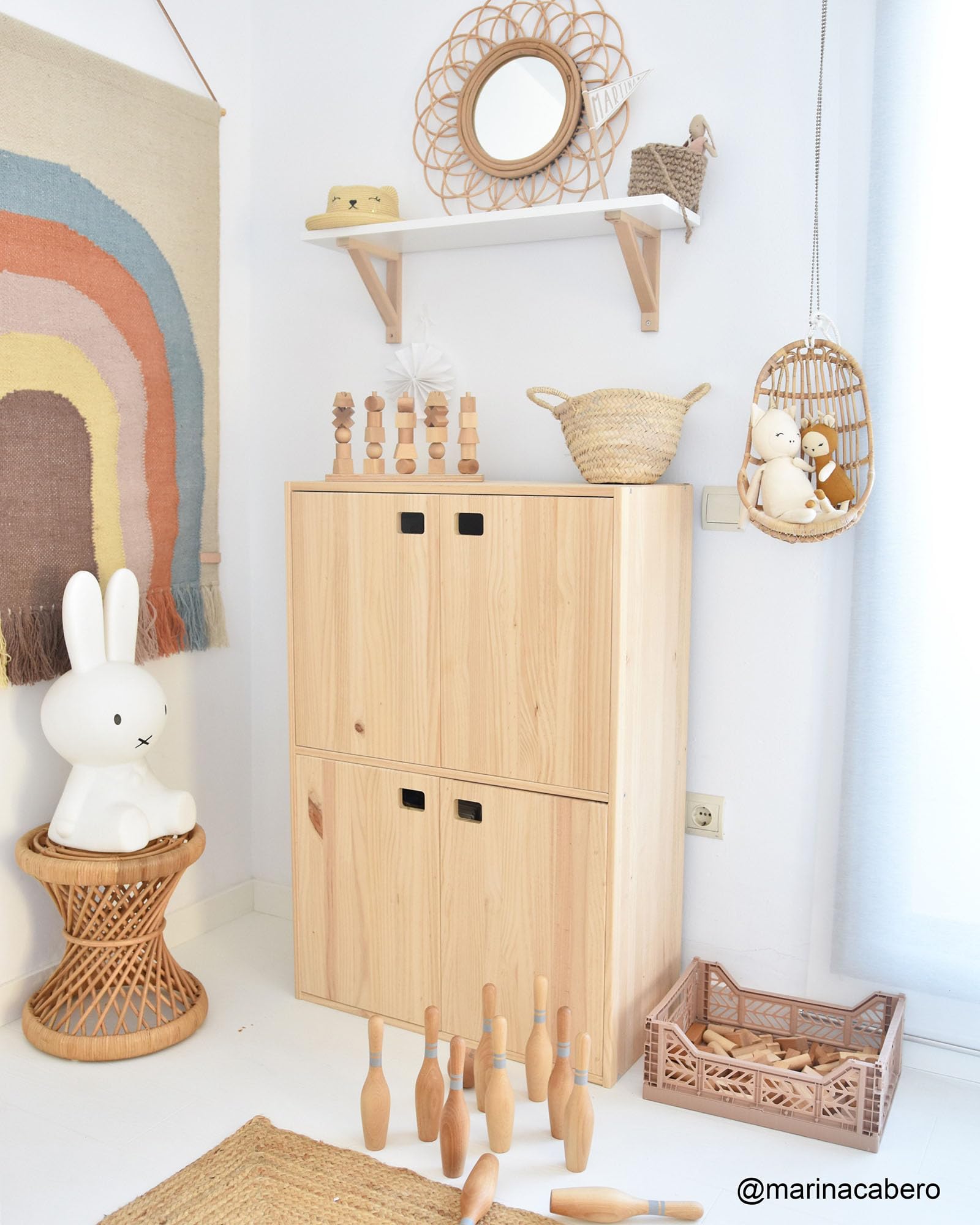Astigarraga Kit Line Armoire de Rangement Dynamique 4 Portes et 4 étagères, Bois de pin - 105,4 x 70,8 x 33 cm