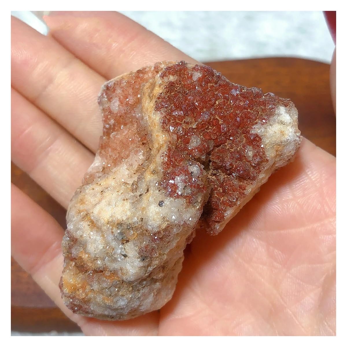 Cristales naturales de cuarzo rojo que transforman tu sala de estar