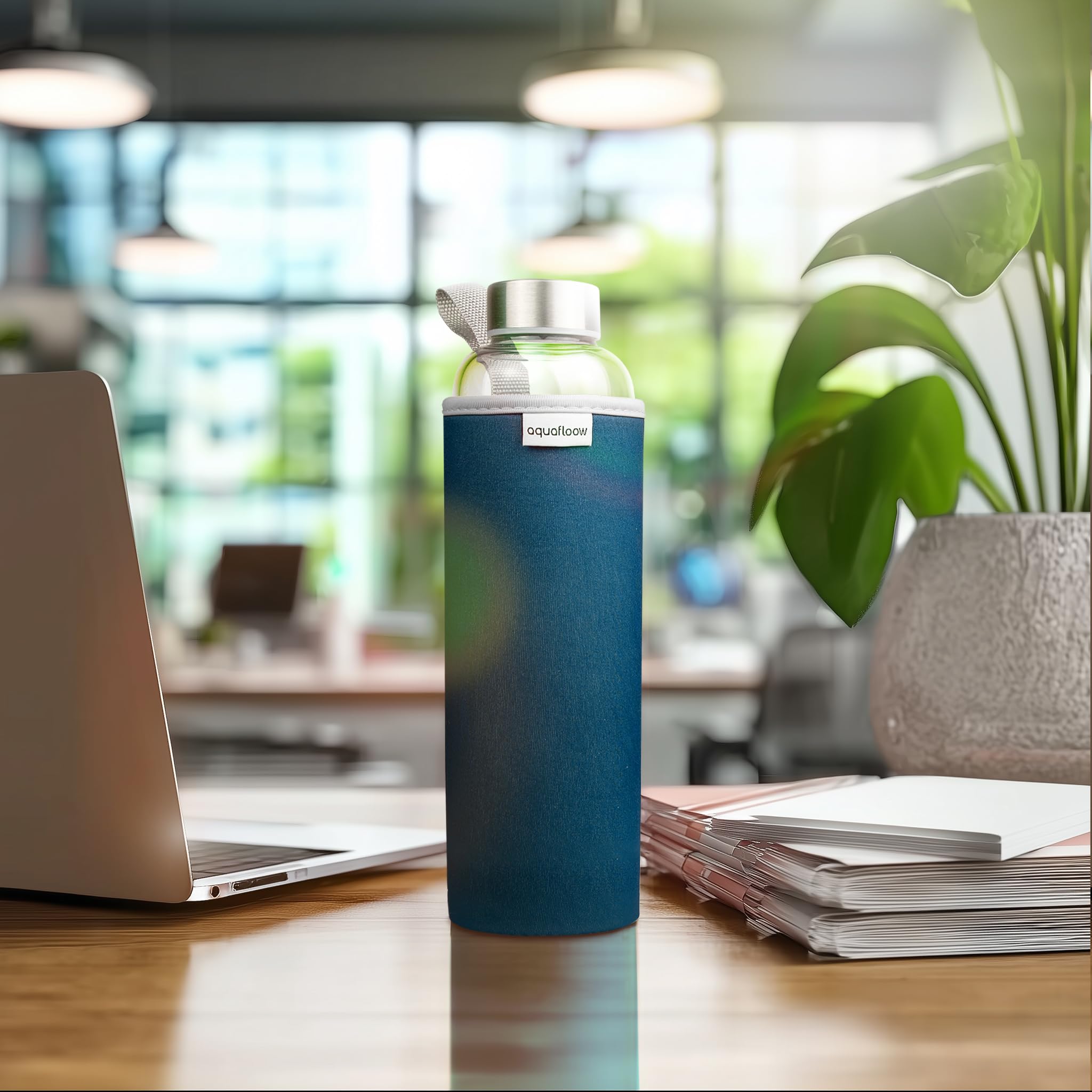 Aquafloow Borraccia con Custodia 700 ml, in Vetro borraccia acqua Borosilicato Trasparente con Coperchio Protettivo e Tappo a Vite, Ideale per Lavoro, Scuola, Fitnes – Bleu foncé