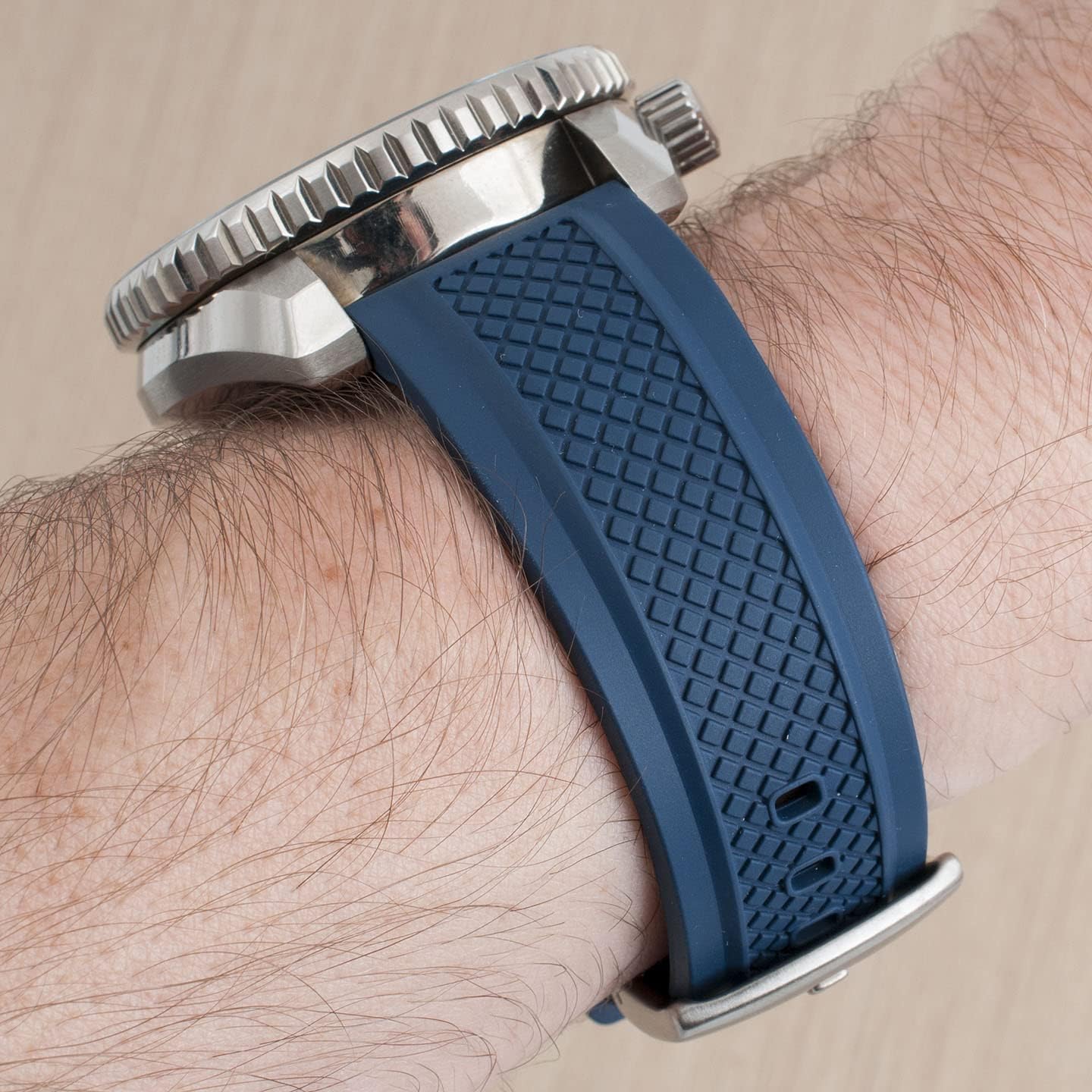 StrapHabit Quick Release Rubber Watch Strap - Durable Watchband Replacement with Locking Watch Band Holder & Stainless Steel Buckle - 20mm 22mm