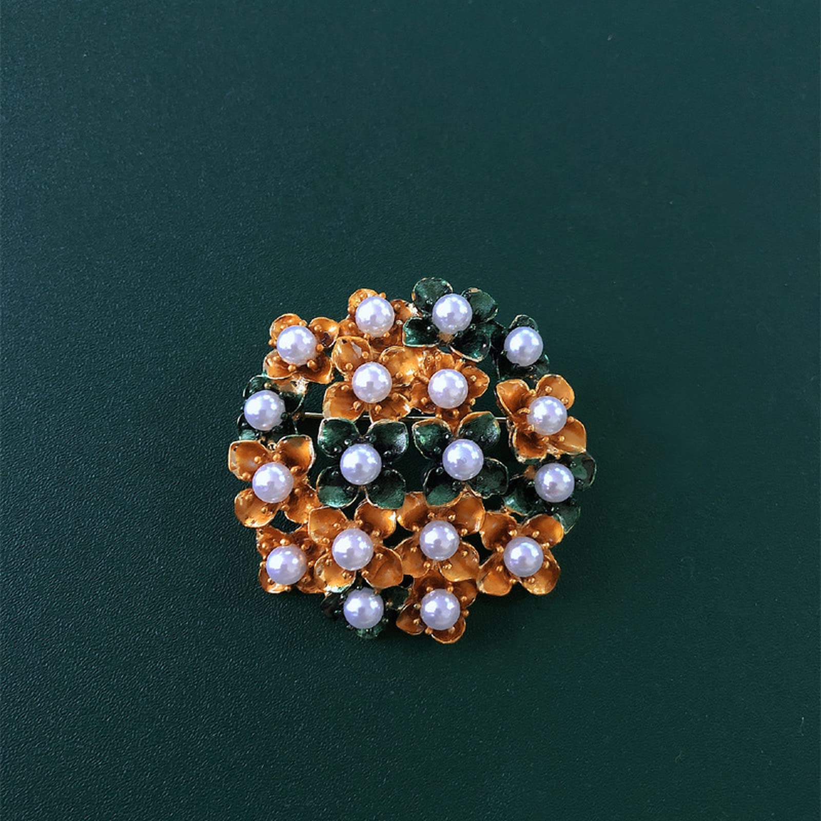 Broches minimalistes peintes à l'huile pour sublimer vos tenues vestimentaires au quotidien