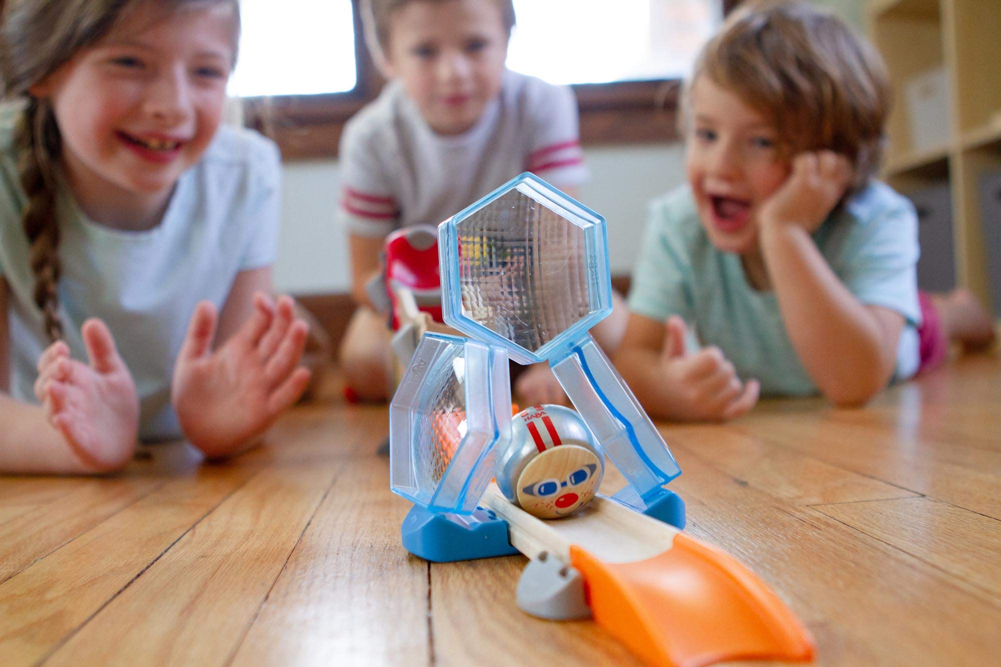 HABA 304802 – Kullerbü – Pista de Juego con Prueba de choques, de Madera con rampa, Salto y rampa de Impulso, Juguete de motricidad a Partir de 2 años