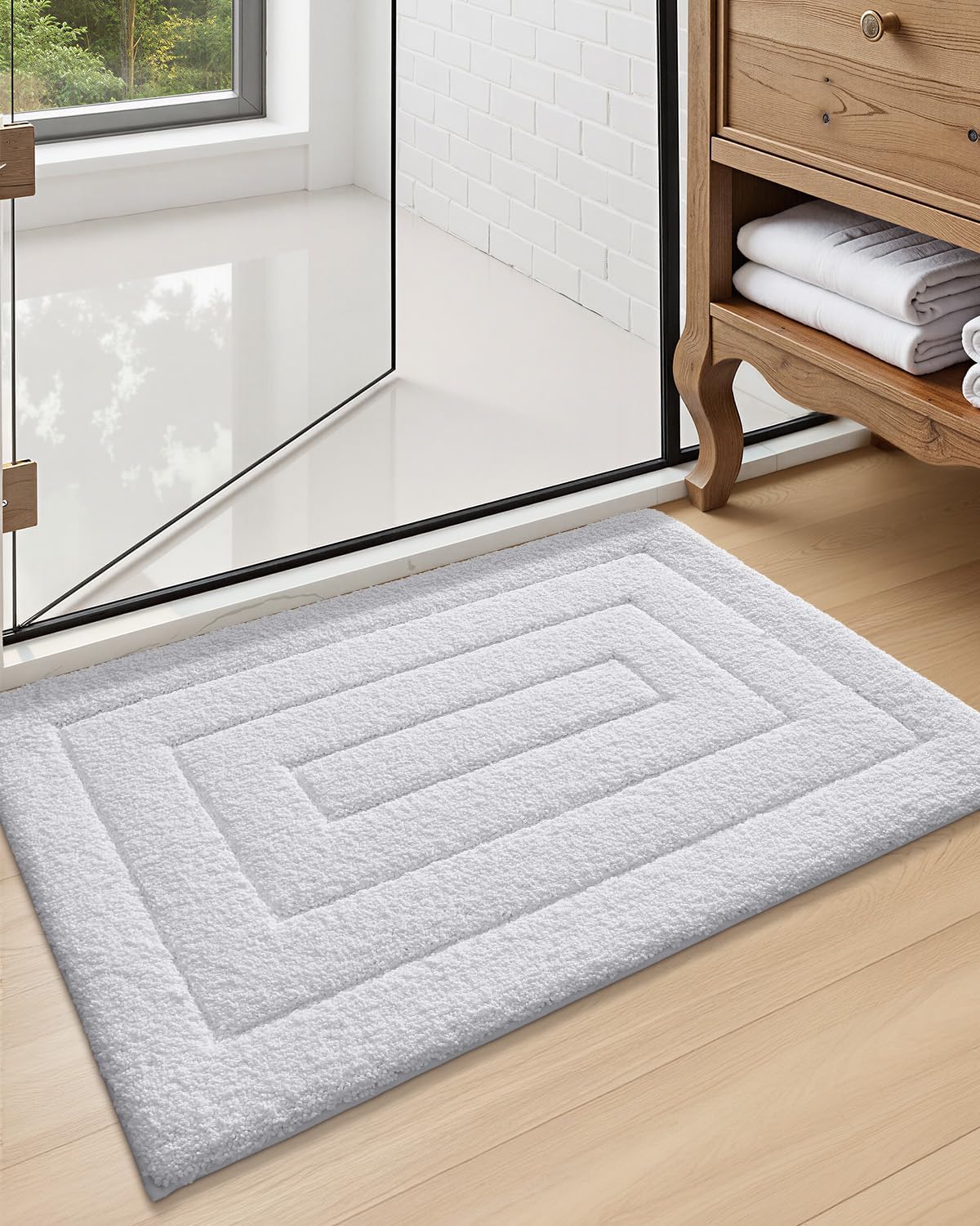 Color&Geometry Ultra Soft Bathroom Rugs Non Slip Washable,Absorbent Bath Mat Quick Dry,Premium Microfiber Plush Bathroom Rug for Bathtub and Shower Floor,White,24"x60"