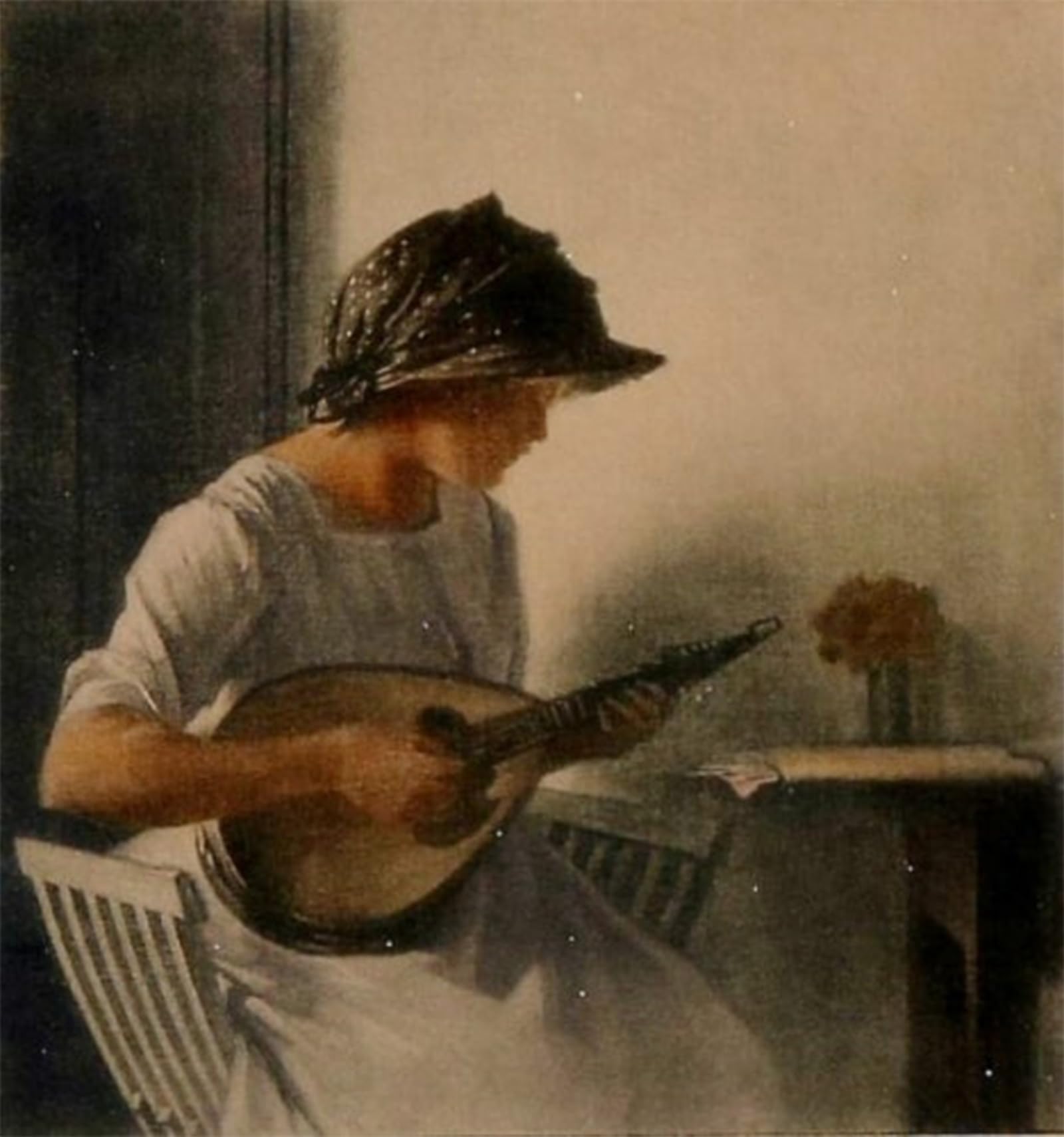 SERENDIPITP Aesthetic Poster Photo Wall Print Retro Picture Playing the Mandolin by Peter Vilhelm Ilsted Modern Wall Artwork for Home Decor 60x90cm