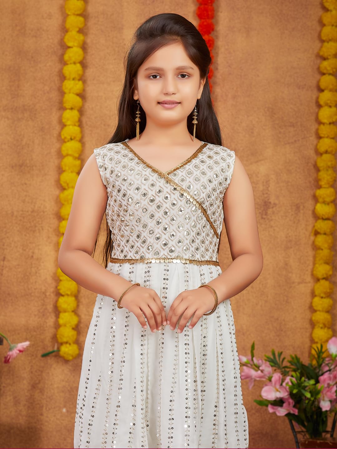Aarika - Conjunto de ropa étnica para niña, diseño de lentejuelas de color crema, bordado Zarika