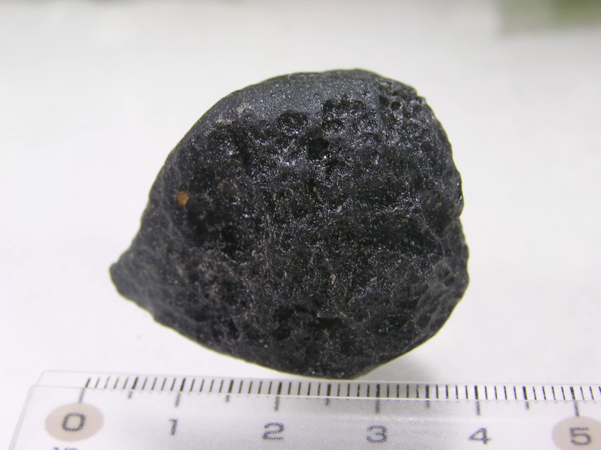 Amazon.co.jp: 隕石テクタイト 原石 宇宙からの贈り物 風水堂 230116-2