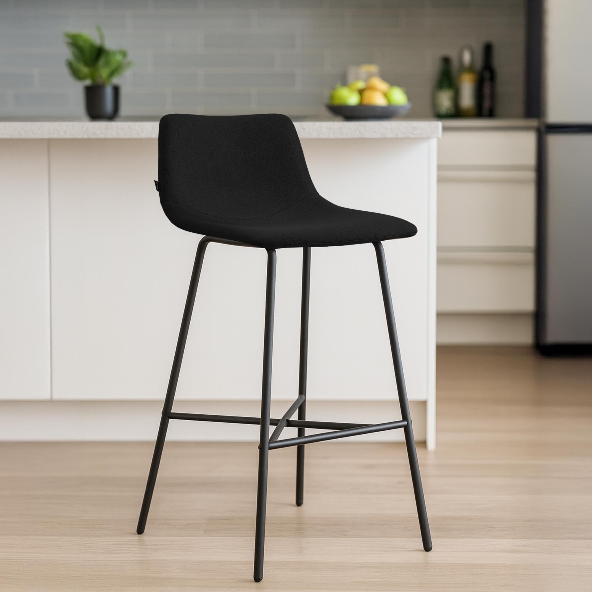 CLP Taburete de Bar Acolchado Altona, Silla con Respaldo y reposapiés, Taburete Moderno para Cocina, Estructura de Metal Negro Color Negro Material Tela