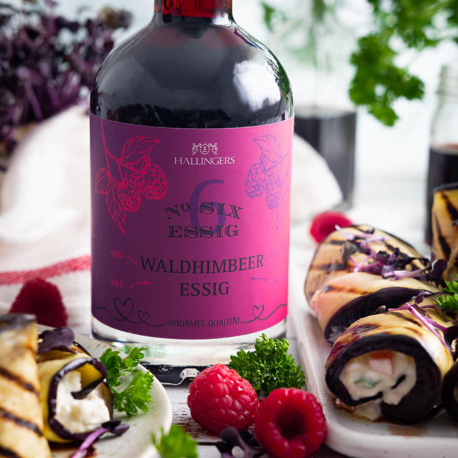 Hallingers Genuss Manufaktur Gourmet-Essig Geschenk - für Salate, Getränke & Speisen in wertiger Geschenkflasche "No. 6" 5,3% Säure Wald-Himbeer-Balsam, Geschenkidee für Frauen Männer
