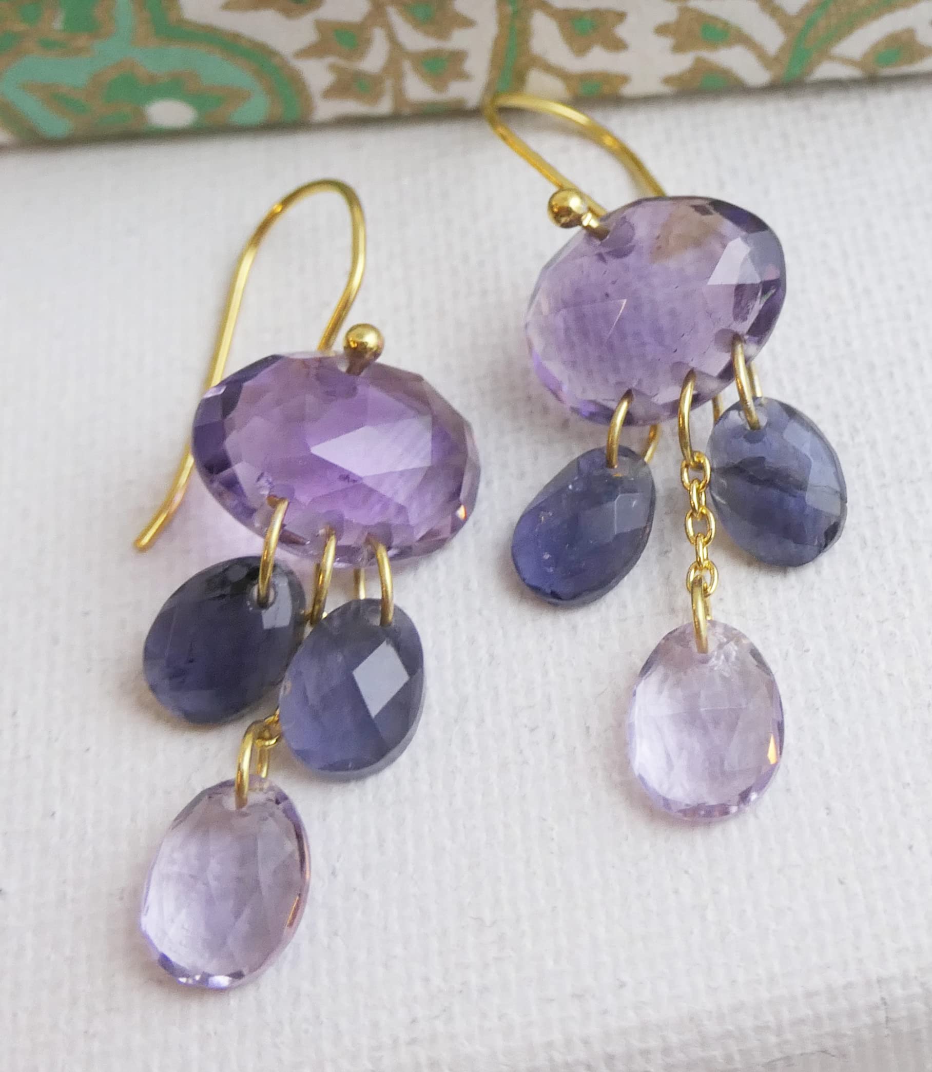 Amethyst und Iolith vergoldete 925 SIlber Ohrringe - Natürlicher Edelstein