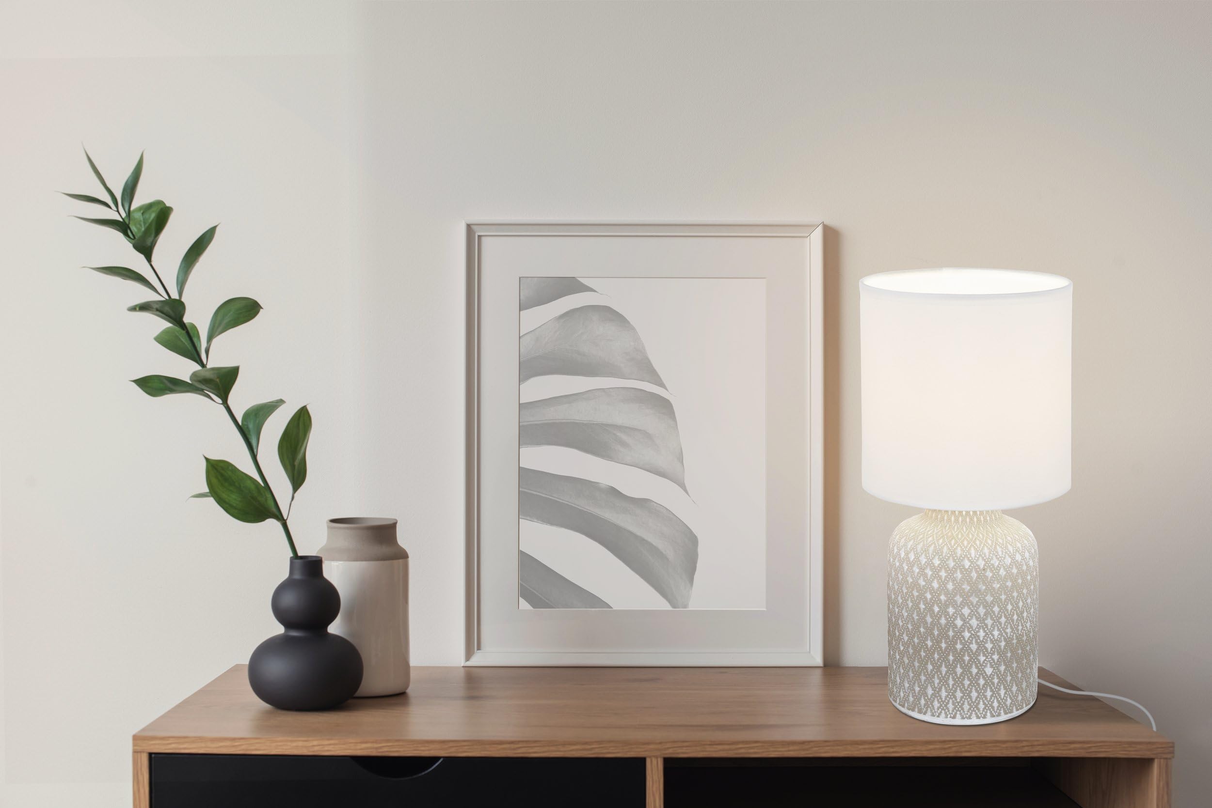 Eglo Bellariva Lámpara de mesa, lámpara de mesilla de noche de cerámica en color gris, textil en blanco, lámpara de salón con interruptor, casquillo E14