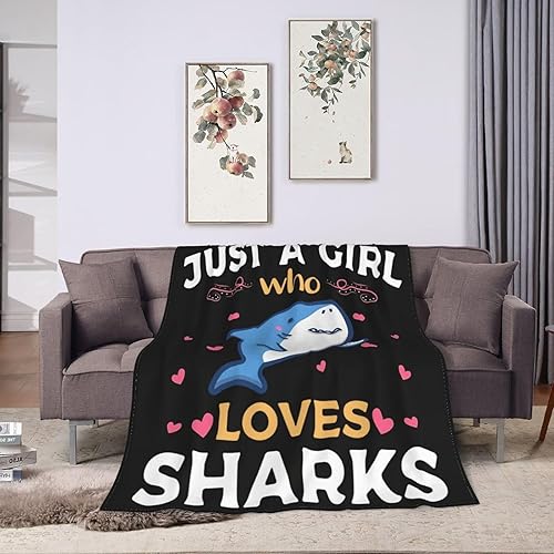 Miniatura 5 de Manta de tiburón lindo manta de felpa de tiburón, súper suave y acogedora manta de forro polar cálido con texto en inglés Just A Girl Who Loves