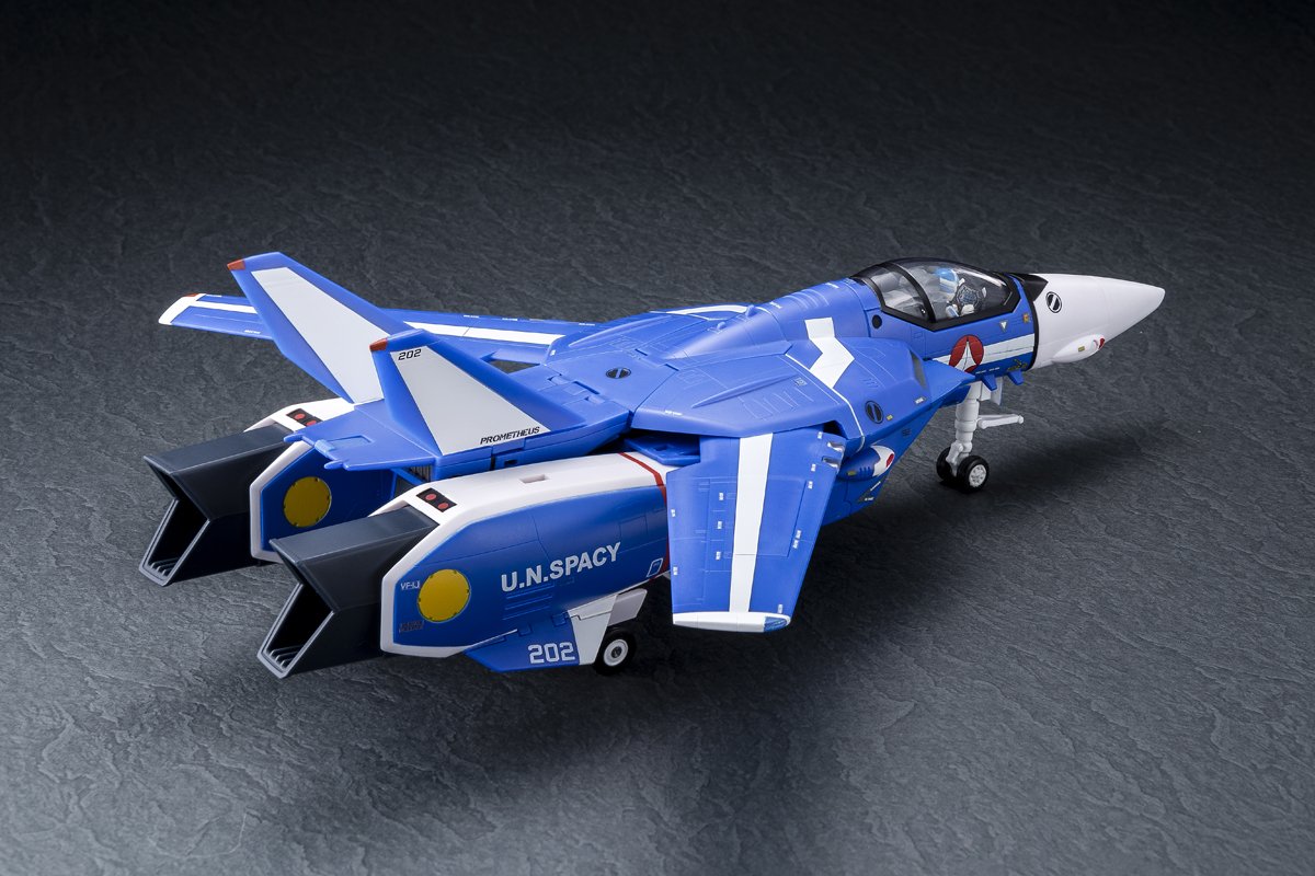 Amazon.co.jp: 超時空要塞マクロス 1/60完全変形 VF-1J スーパー
