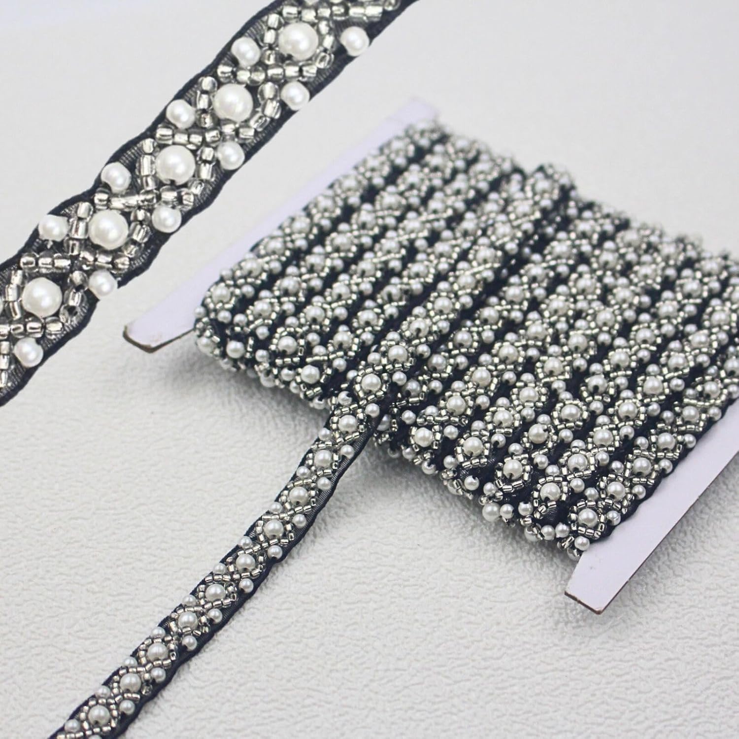 Dentelle de perles pour customiser vos robes de cérémonie et accessoires de mariage
