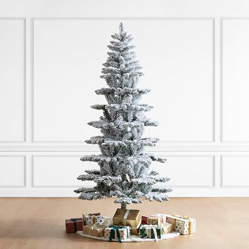 Vista 98 de Glitzhome Prelit Christmas Tree, 6ft Flocked Artificial Christmas Tree Serene Snowscape Fir with 300 Warm White Lights for Home, Office, Party
