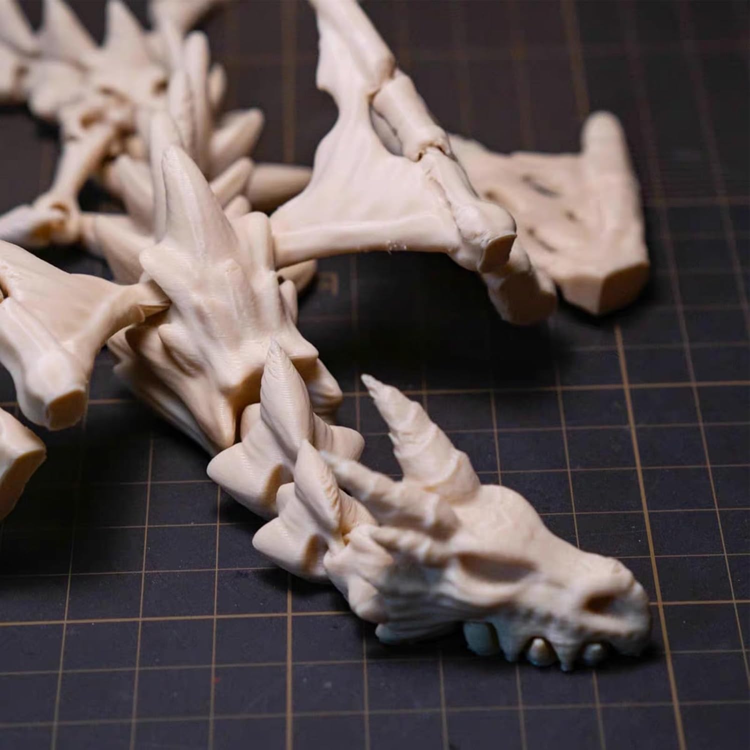 3D Printed Flying Dragon, 3D Printed Skeleton, 3D Printed Flying Dragon Skeleton, 3D Printed Animal, Adult Fingertip Toy for Autism Hyperactivity Disorder,Home Office Decor Executive Desk Toy