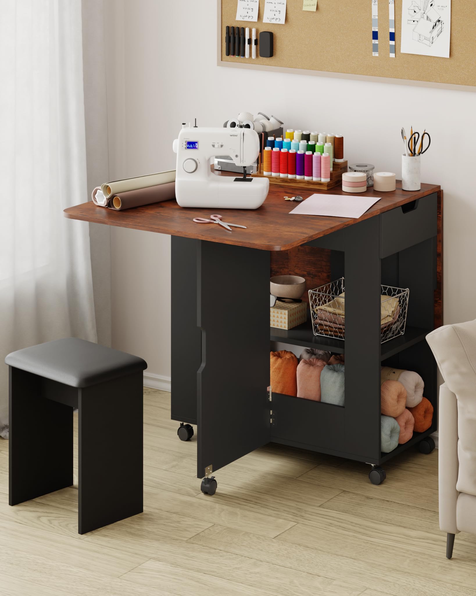 Mondeer Ensemble Table à Manger Pliable 140 cm avec 4 Chaises Rembourrés, Ensemble Table avec 2 Tiroirs et 2 Etagères de Rangement, pour Petits Espaces Cuisine Salle à Manger (Marron et Noir)