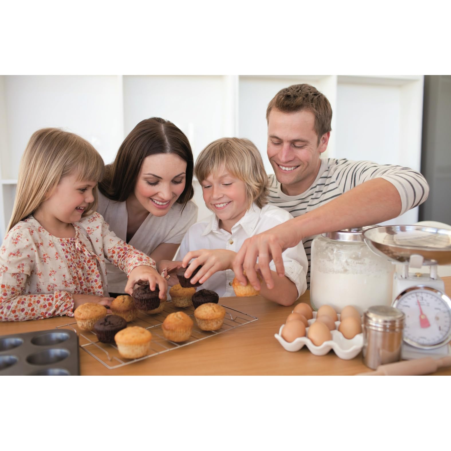 KRUPS 3MIX 7000 Handmixer, 500W, ergonomischer Griff des Mixers, stufenloser Geschwindigkeitsregler + Turbo- & Auswurftaste, Schneebesen & Knethacken aus Edelstahl, bis zu 1kg Brotteig, weiß, F6081