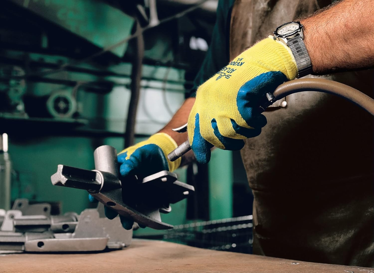 SHOWA Atlas KV300 Natural Rubber Palm Coating Glove, 10 Gauge Seamless Kevlar Liner, Cut Resistant, Large (Pack of 12 Pairs): Cut Resistant Safety Gloves: Tools & Home Improvement