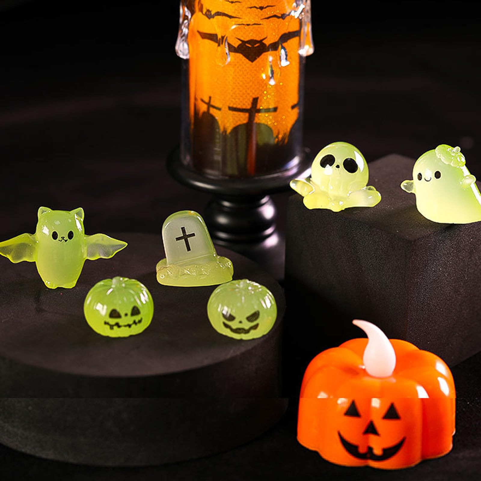 Booaee Świecące miniaturki na Halloween, 30 sztuk, świecące figurki na Halloween, świecąca dekoracja do użytku na zewnątrz, z nietoperzami, dynią, duchem, duchem, Halloween, dekoracja stołu, figurka