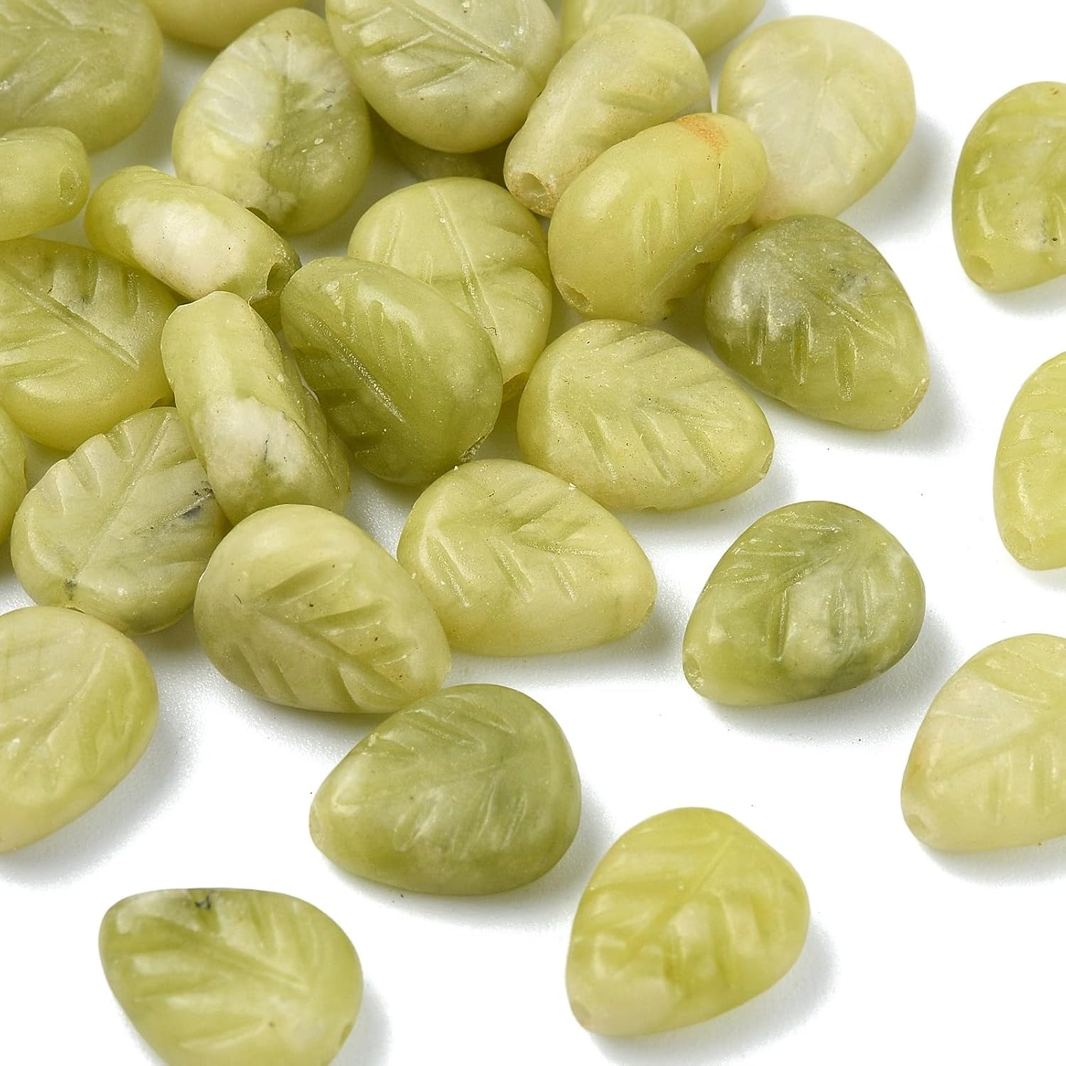 KitBeads 30Pcs Green Leaf Shape Natural Chinese Jade Carved Beads Stone Plants Tree Leaves Beads for Jewelry Making Bracelets Earring Keychains Pens Crafts