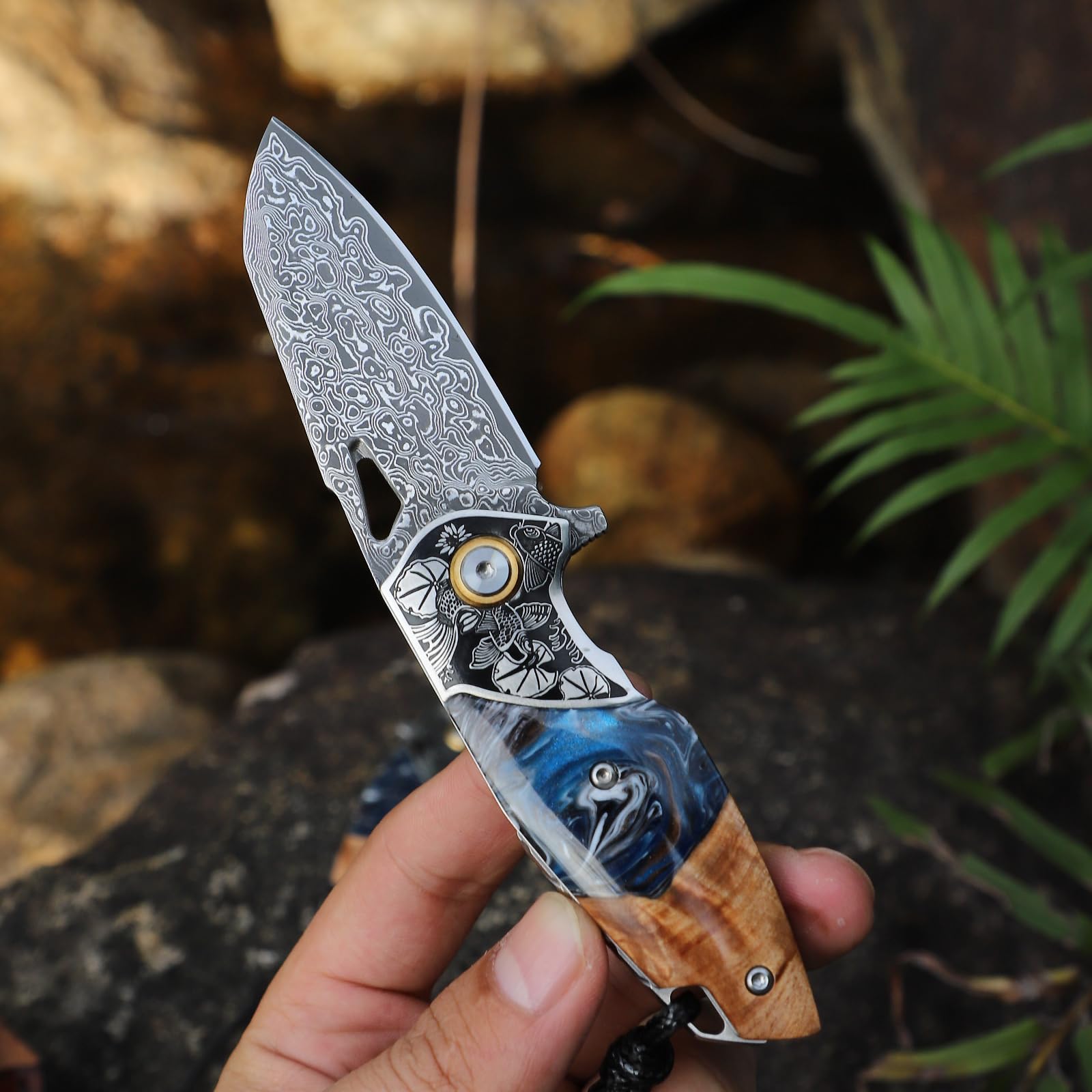 Taschenmesser aus Damaszenerstahl，Klappmesser für Männer und Frauen，Mit Lederscheide，Griff aus Harz und Ahornholz，Geeignet für Outdoor-Camping, Wandern und Angeln EDC-Messer