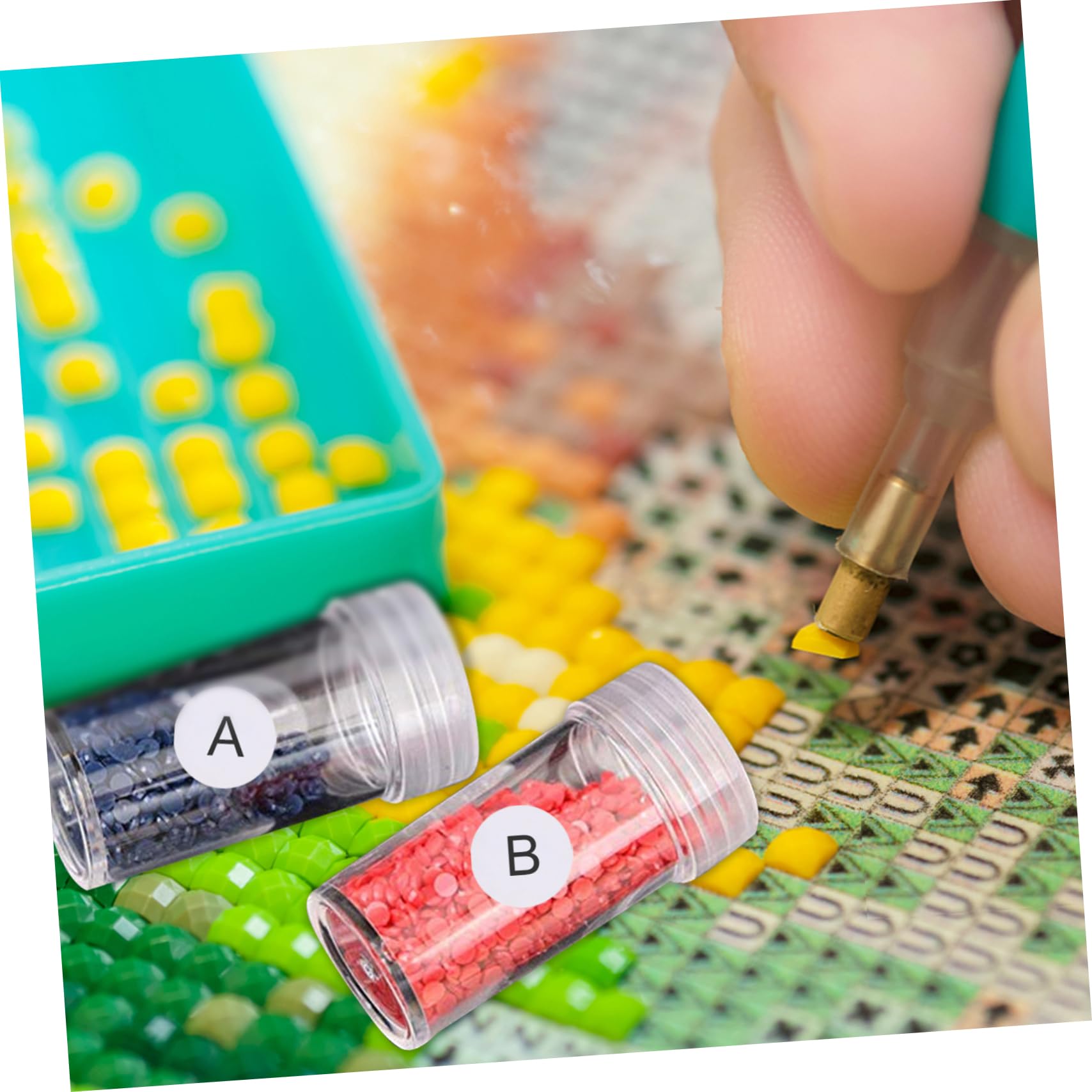 HOMSFOU 1 Set Scatola Organizzatrice Trasparente con Divisori per Craft e Piccoli Contenitore Diy con Bottiglie Rotonde e Adesivi per Etichettatura