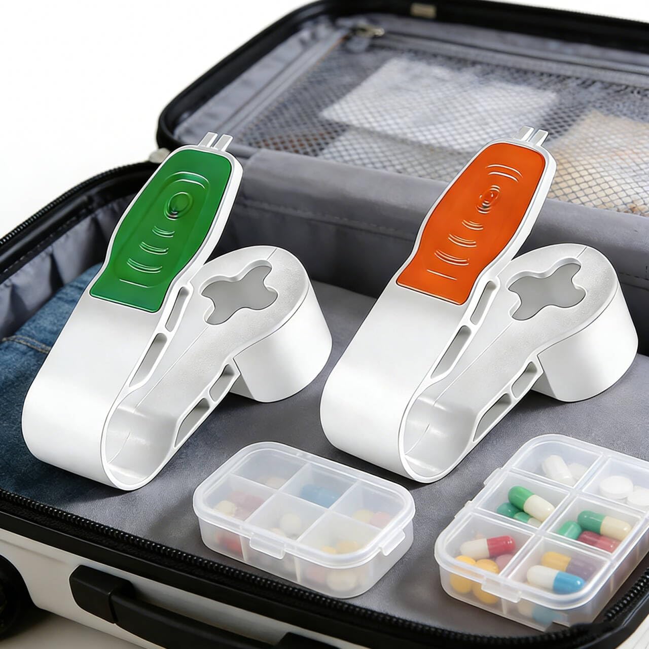 Portable Pill Popper Tool Pill Taker Pill Puncher Tool for Blister Packs Personal Pill Organizers Auxiliary Medication Retrieval Tool Pill Blister Popper (Green and Orange