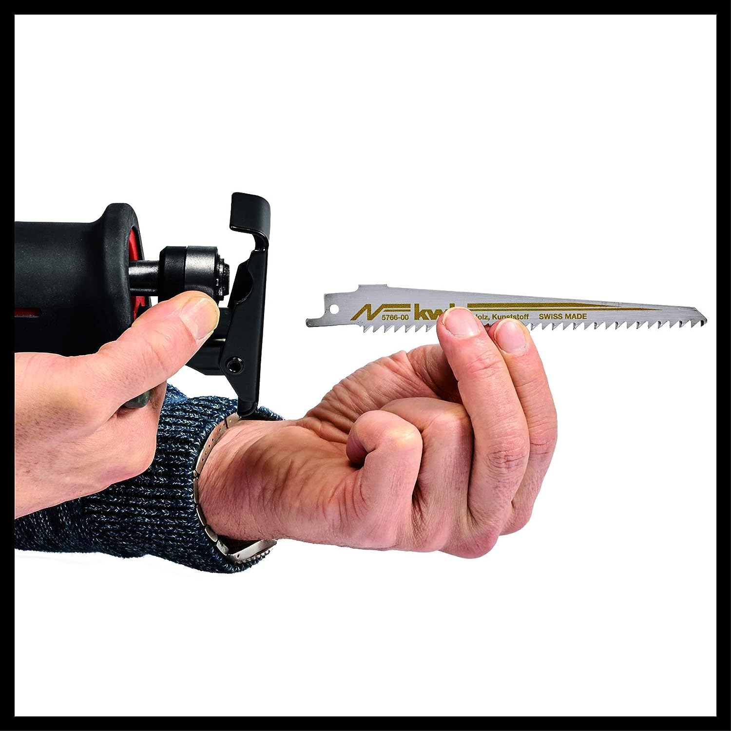 Einhell Scie sabre TE-AP 750 E (750 W, hauteur de course 20 mm, régime maximal à vide 2 500 tours/min, profondeur de coupe 150 mm dans le bois)