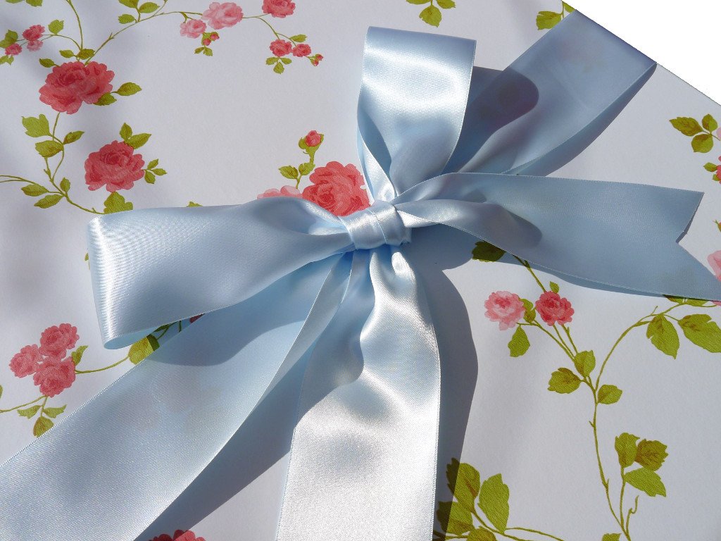 Conservazione Scatola abiti da sposa, con SCANDI LEAF (CLASSIC SIZE 75 x 50 x 15 cm) Protegge, previene l'ingiallimento, Materiali a pH neutro e tessuti privi di acidi, fatto a mano nel