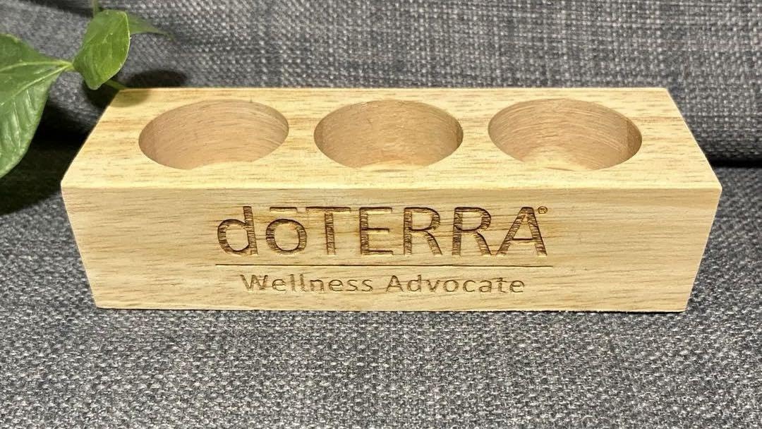doTERRA ドテラオイルボックス 木箱3個＆アロマタッチスタンドセット 超美品】ドテラ doTERRA ウッドボックス 3段 木箱 - メルカリ