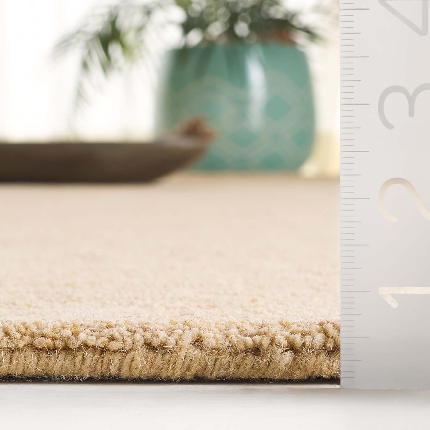 SAFAVIEH Himalaya Collection Accent Rug - 3' x 5', Beige, Handmade Wool, Ideal for The Entryway, Foyer, Bedroom (HIM451B-3)