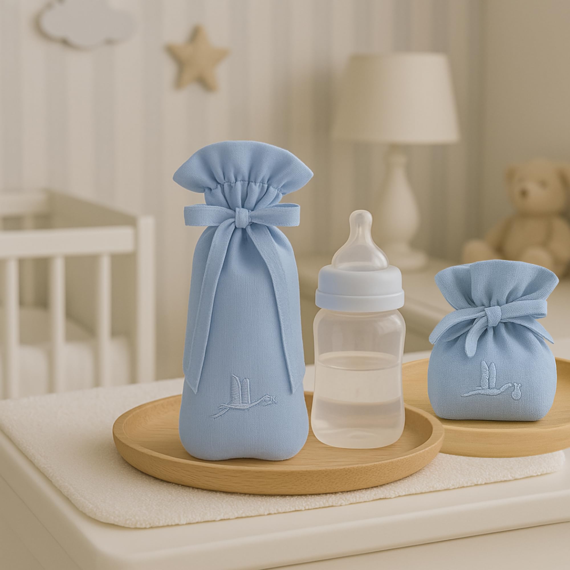 Geschenk für Neugeborene Jungen und Mädchen mit Musselintuch, Schnuller und Etui, ideales Körbchen für praktische Details, personalisiertes Körbchen (Blau)