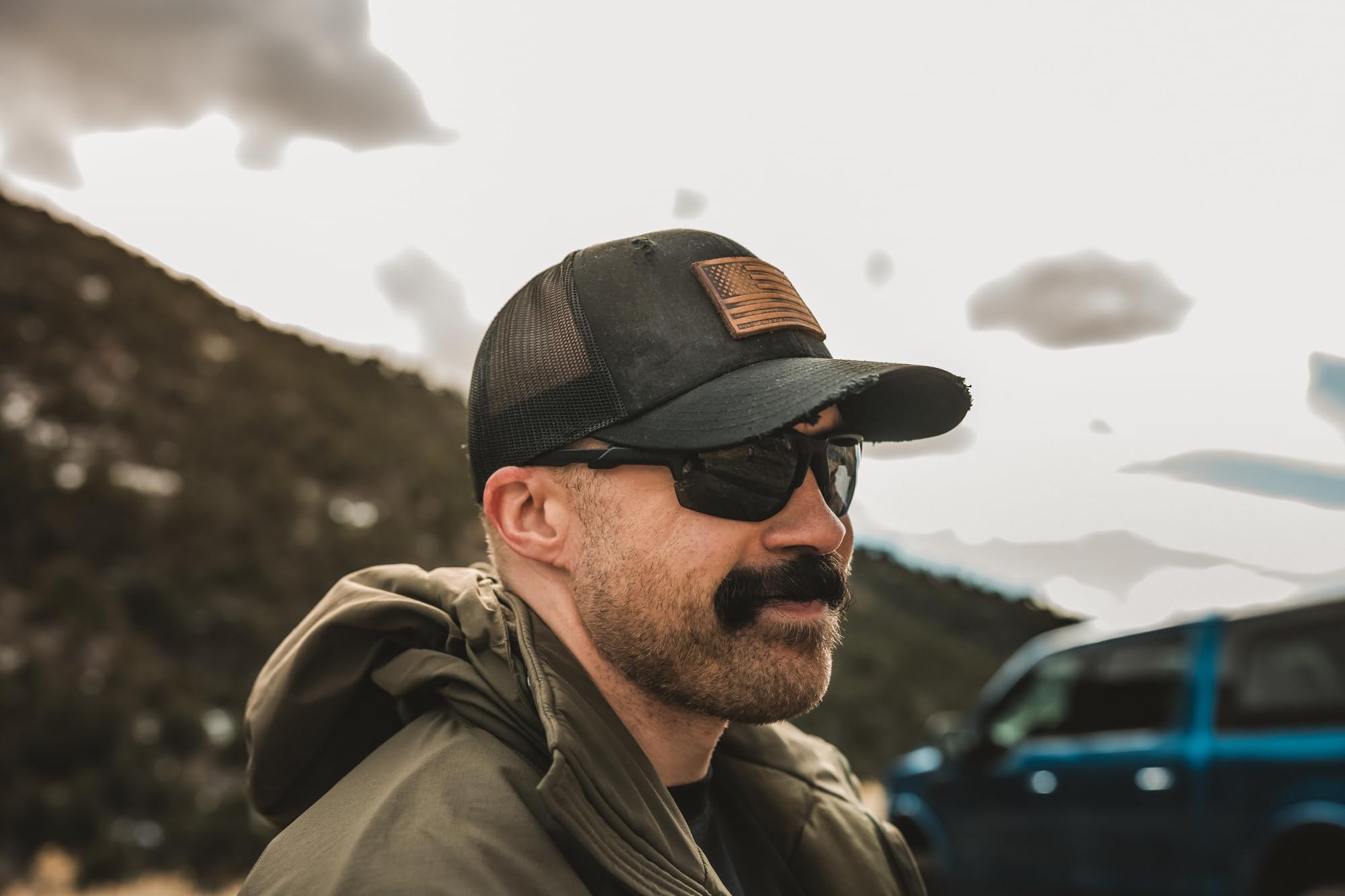 Wiley X JAKL - Gafas de sol balísticas, gafas de seguridad para hombres y mujeres, protección ocular UV para disparar y al aire libre (marco negro mate con lentes grises no polarizados CAPTIVATE™)