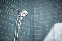 Vista 26 de Moen Engage Magnetix Matte Black 3.5-Inch Six-Function Detachable Handheld Showerhead with Magnetic Docking System, 26100BL