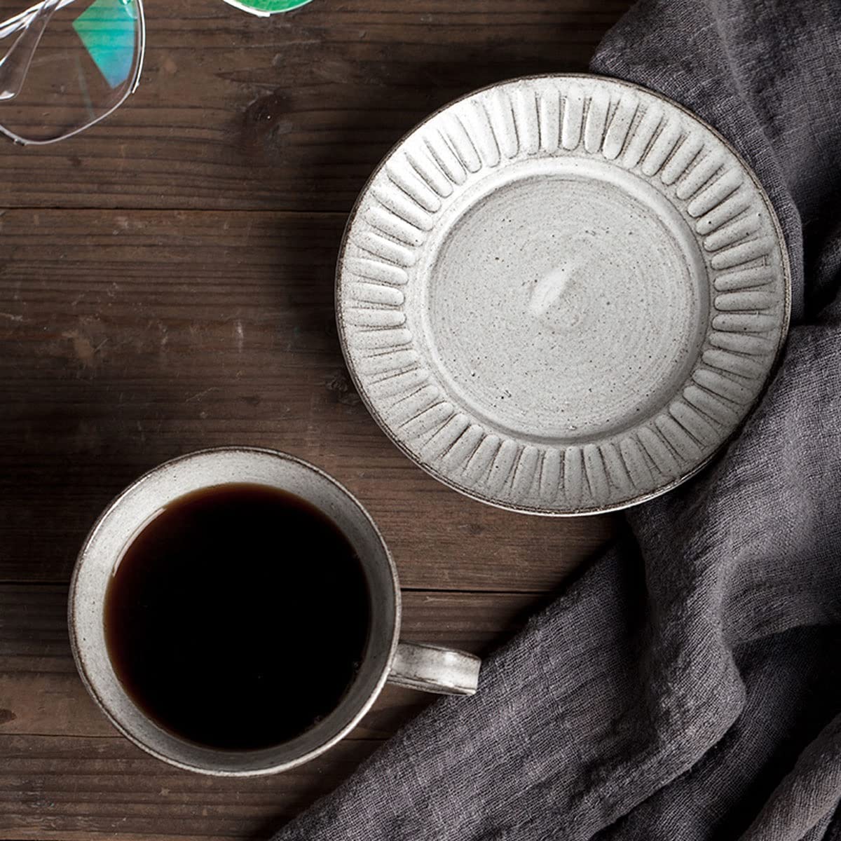 Zestaw filiżanek i spodków w europejskim stylu kreatywna porcelanowa filiżanka do herbaty retro ceramiczny kubek do latte kubek do picia 260 ml kubek na mleko do domu, restauracji