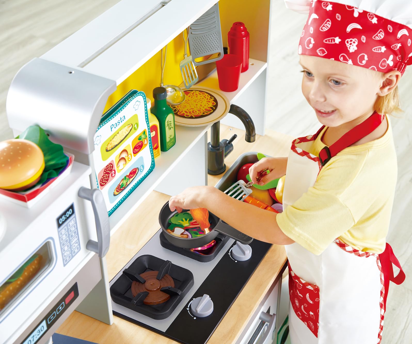 Hape Deluxe Spielküche mit Mikrowelle - Holz Kinderküche, Spielküche mit Zubehör, Herd, Backofen & Spüle, Fördert Rollenspiel & Kreativität, für Kinder ab 3 Jahren