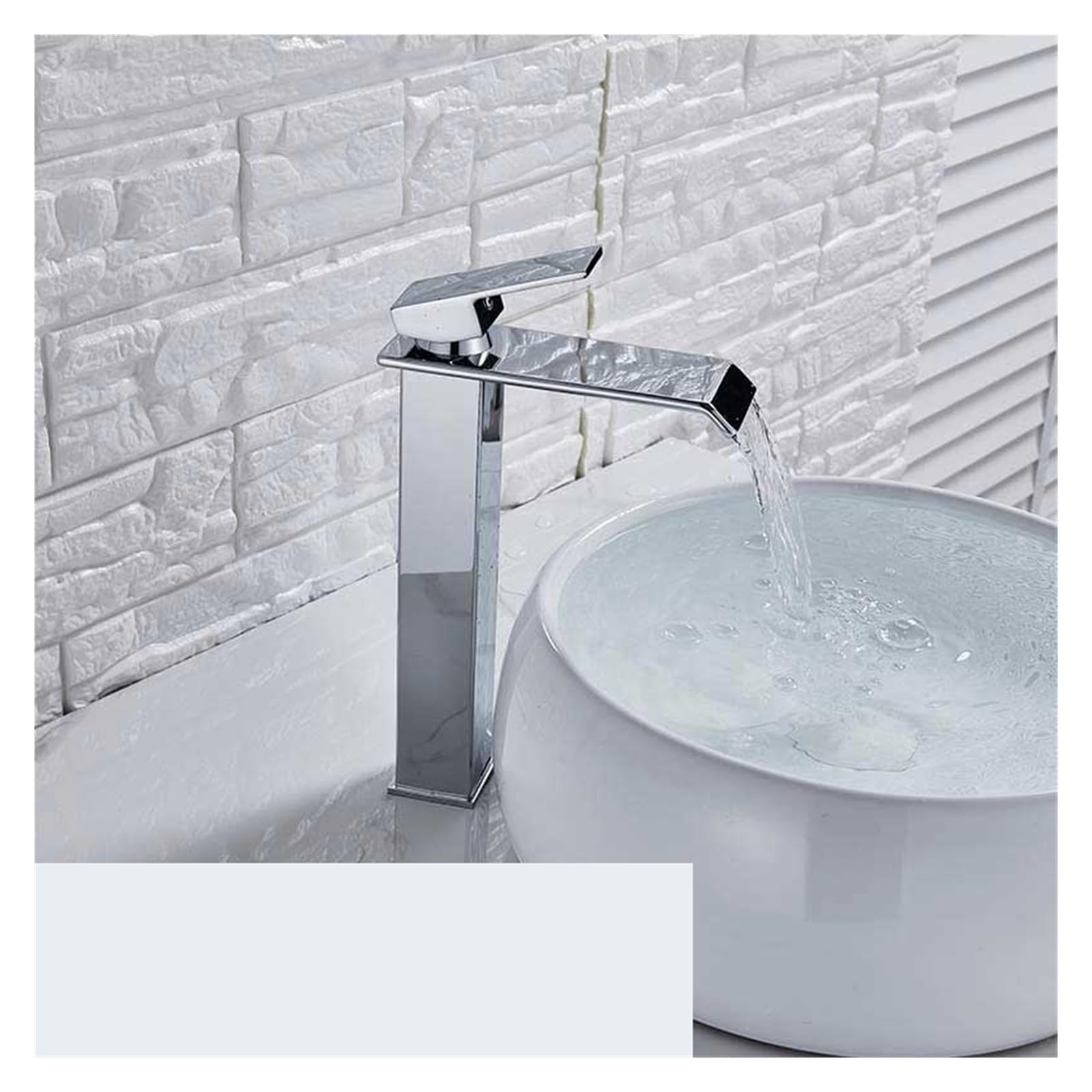 Mitigeur cascade chrome et noir pour vasque design et moderne de salle de bains